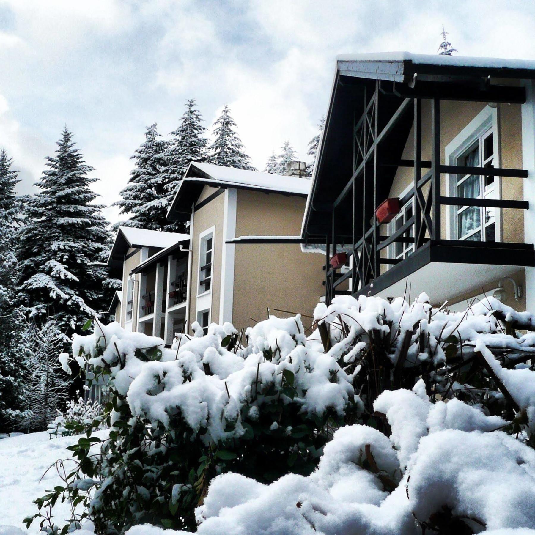 Residencia Pioneros Apartment San Carlos de Bariloche Exterior photo